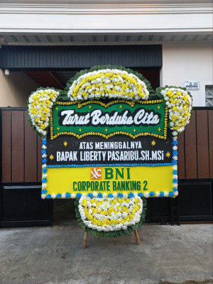 Papan Bunga Duka di Maasing