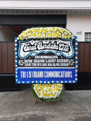 Papan Bunga Duka di Maasing